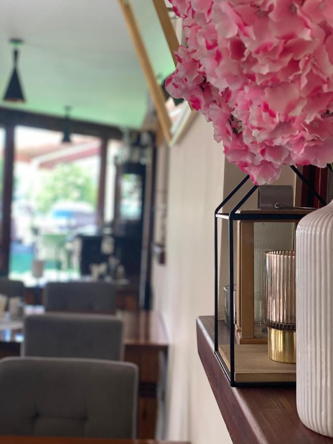 Aparthotel Riva 扎维尔切 外观 照片